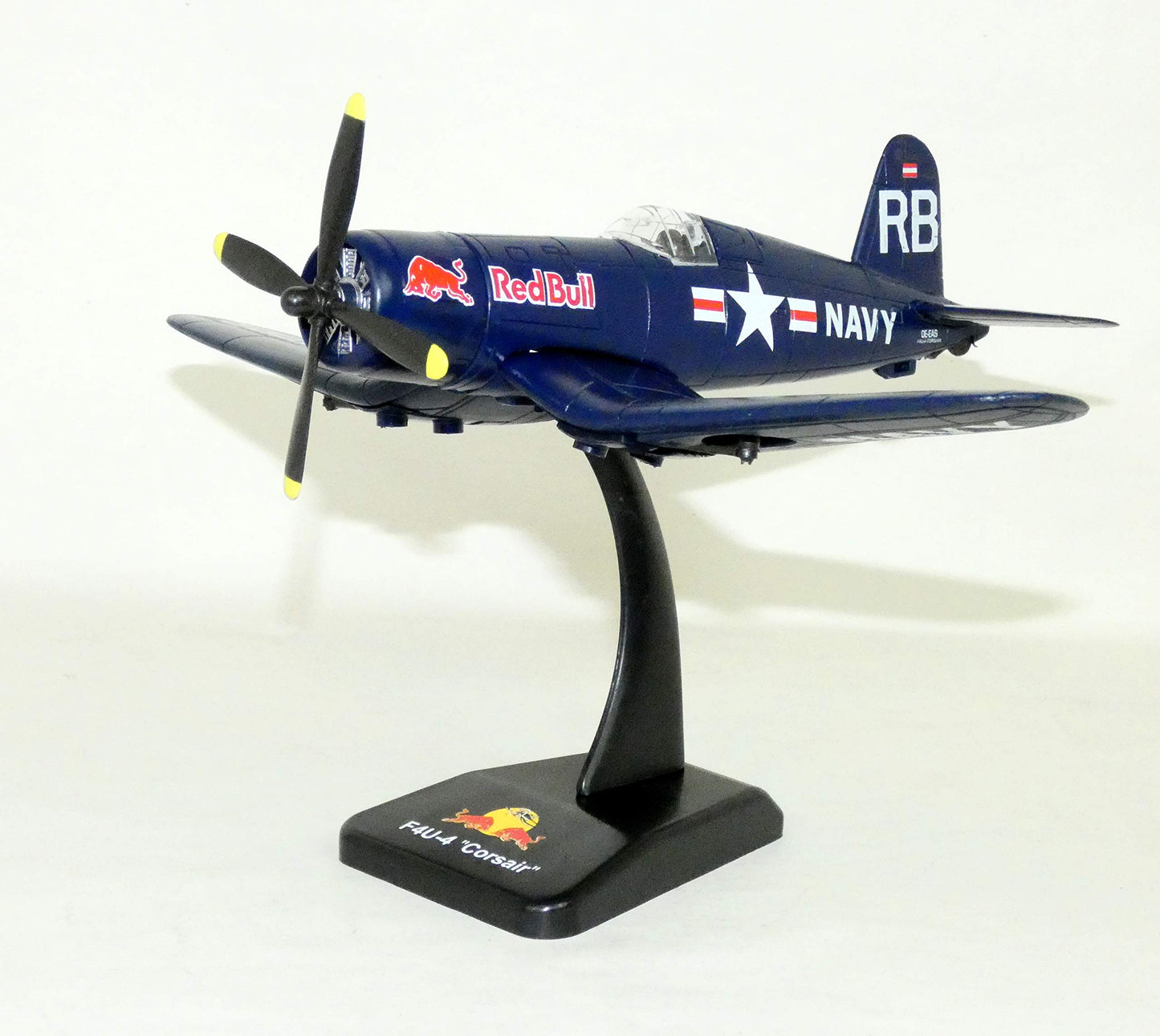 Avión NewRay Red Bull F4U-4 Corsair.