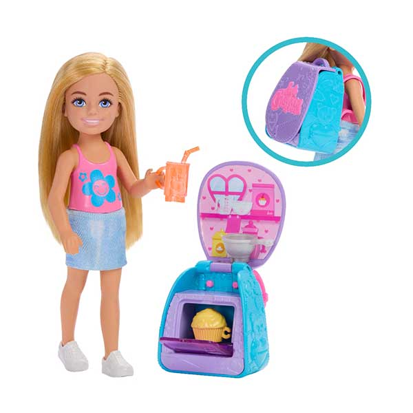 Barbie Familia y Amigos Chelsea con Mochila de Hornear.