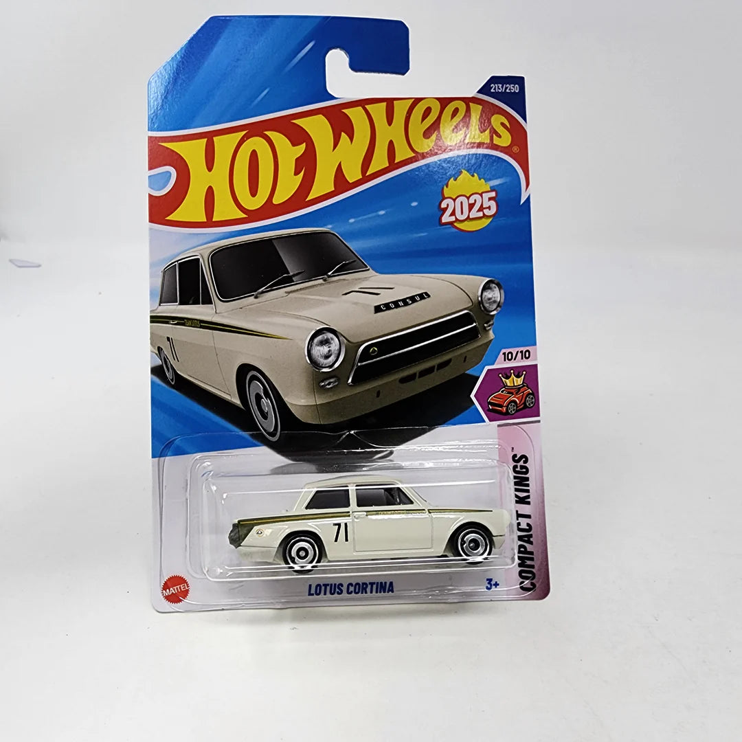 Hot Wheels Lotus Cortina Beis.