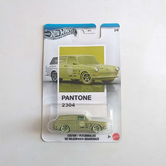 Hot WHeels Silver Series Pantone 2304 Custom / Personnalisé 69 Volkswagen Squareback.