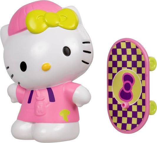 Figura Hello Kitty y sus Amigos Hello Kitty con Skateboards.