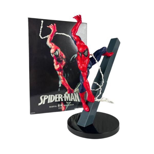 Figura Marvel Spider-Man.