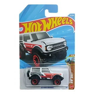 Hot Wheels 21 Ford Bronco Blanco.
