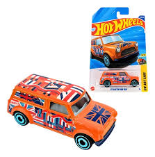 Hot Wheels 67 Austin Mini Van Naranja.