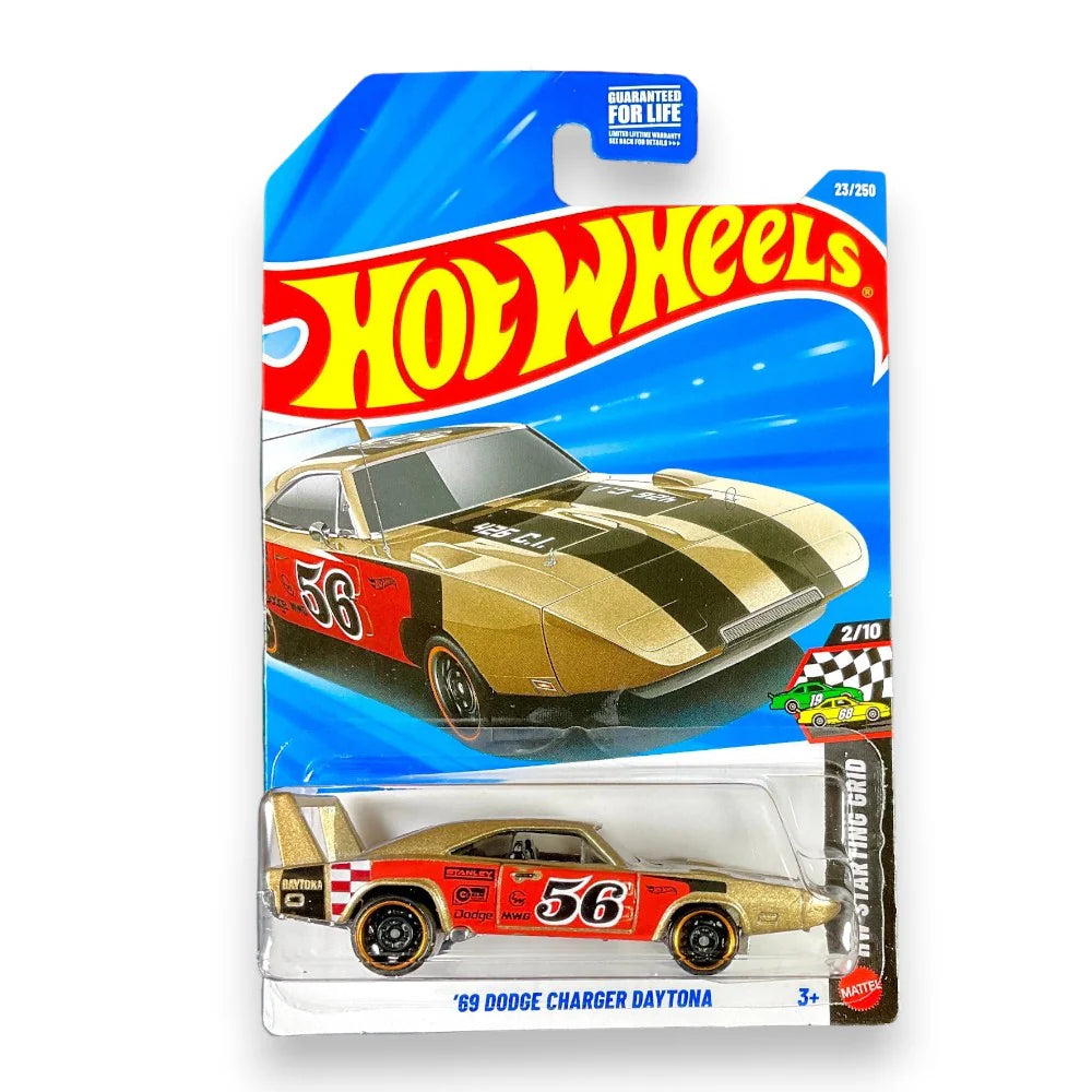 Hot Wheels 69 Dodge Charger Daytona Dorado.