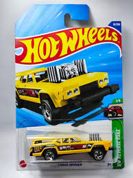 Hot Wheels Cruise Bruiser Amarillo.