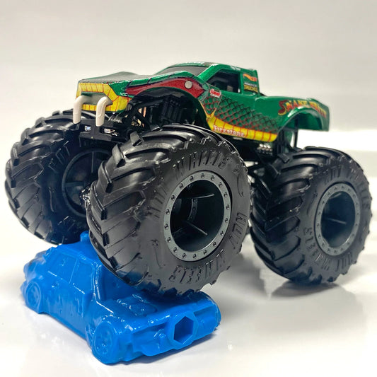 Hot Wheels Monster Trucks Snake Bite.