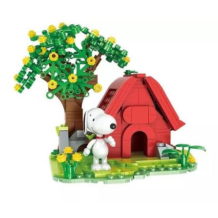 Lego Bailoon Shop Snoopy Casa Roja y Árbol.