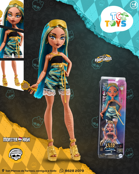 Muñeca Monster High Cleo Denile Pijama.