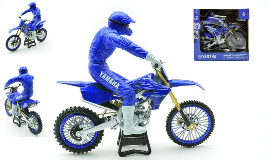 Moto con Piloto NewRay Yamaha YZ450F.