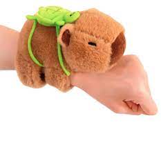 Peluche Capibara Tortuga Muñequera.