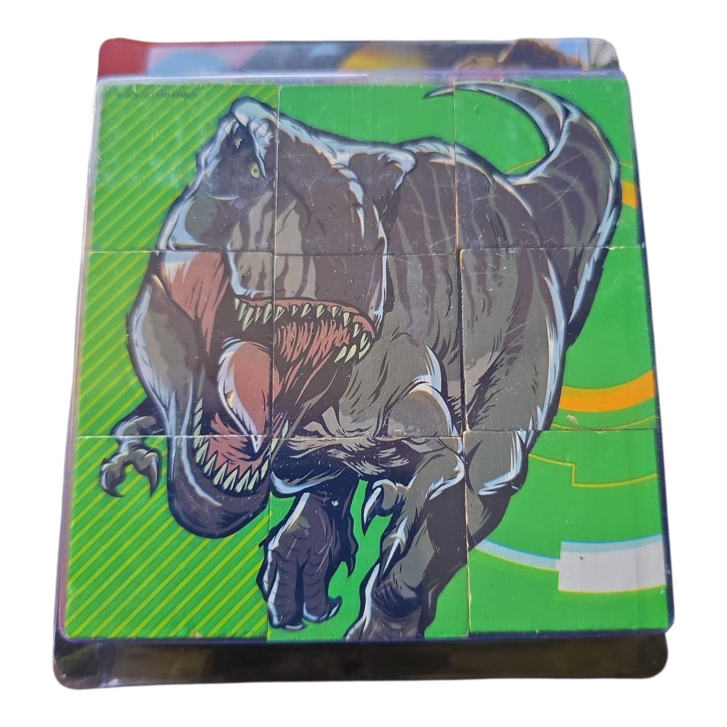 Rompecabezas de Cubos de Madera Jurassic World.