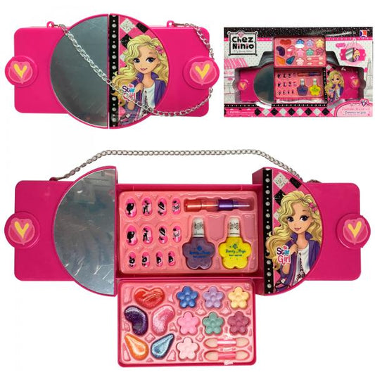Set de Maquillaje y Uñas Chez Ninio.